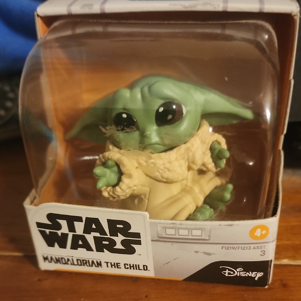 Star Wars Grogu Green and Cream Action Figure